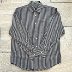 Van Heusen button down shirt size medium 15-15 1/2